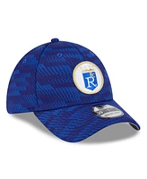 New Era Men's Royal Kansas City Royals 2025 Mlb Clubhouse 39THIRTY Flex Hat