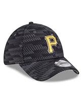 New Era Men's Pittsburgh Pirates 2025 Mlb Clubhouse 39THIRTY Flex Hat