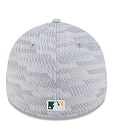 New Era Men's Gray Athletics 2025 Mlb Clubhouse 39THIRTY Flex Hat