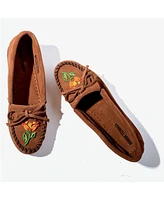 Minnetonka Women's Ziigwan Waabigwan Beaded Moccasins