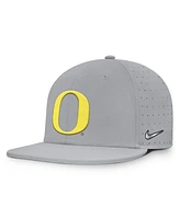 Nike Men's Oregon Ducks On-Field Dugout True Performance Fitted Hat