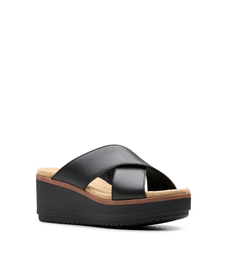 Clarks Collection Women's Wrenly Ivy Wedge Sandals