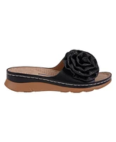 Gc Shoes Women's Honey Flower Rosette Flat Sandals