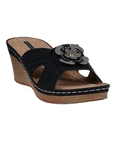 Gc Shoes Women's Fiora Floral Wedge Sandals