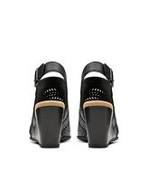 Clarks Collection Women's Emmalae Hope Wedge Sandals