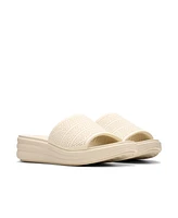 Clarks Women's Cloudsteppers Drift Twist Slip-On Sandals