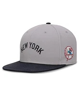 Nike Men's New York Yankees True Performance Fitted Hat