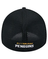 New Era Men's Black Pittsburgh Penguins Linear Featherweight 39THIRTY Flex Hat