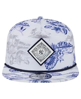 New Era Men's White New York Yankees Printed Island Golfer Snapback Hat