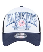 New Era Men's Navy New York Yankees Distressed 9FORTY A-Frame Adjustable Trucker Hat