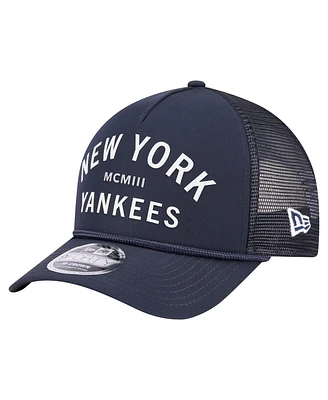 New Era Men's Navy New York Yankees Minimalist 9FORTY A-Frame Adjustable Hat