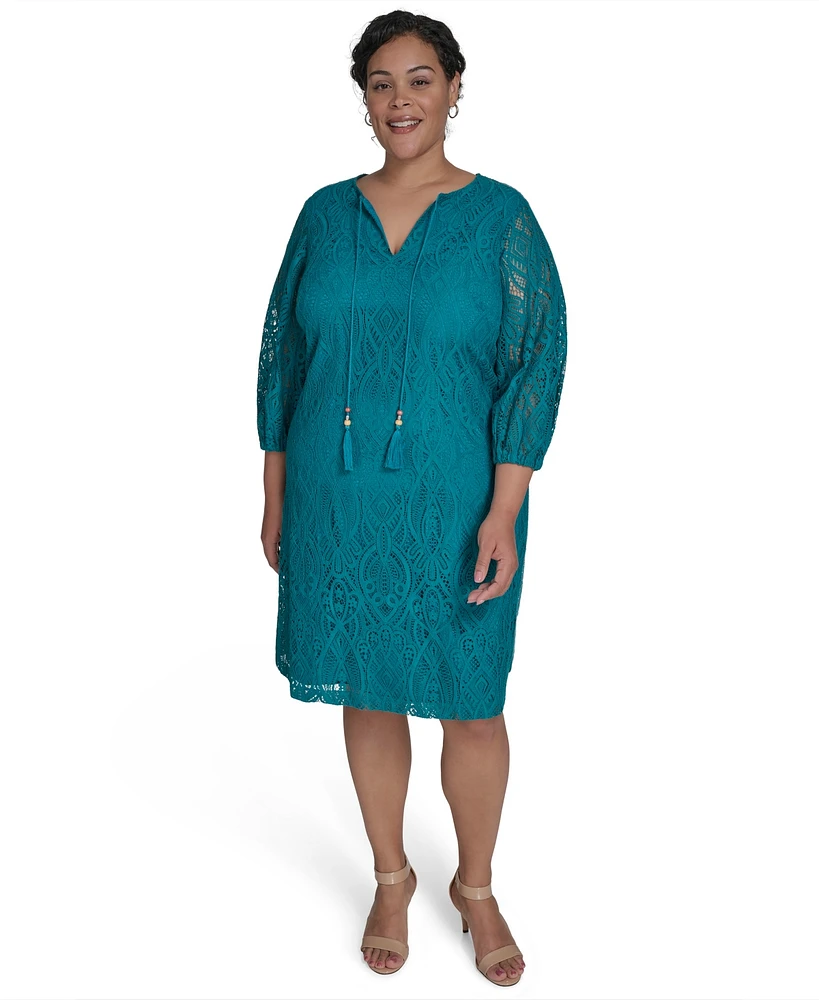 Jessica Howard Plus V-Neck Shift Dress