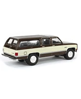 1/64 1986 Gmc Suburban Bronze & Tan, Showroom Floor Series
