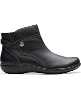 Clarks Women's Collection Ashland Mabel Flat Boots