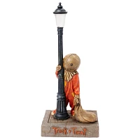 Light-Up Lamp Post Sam Statue - Trick 'r Treat