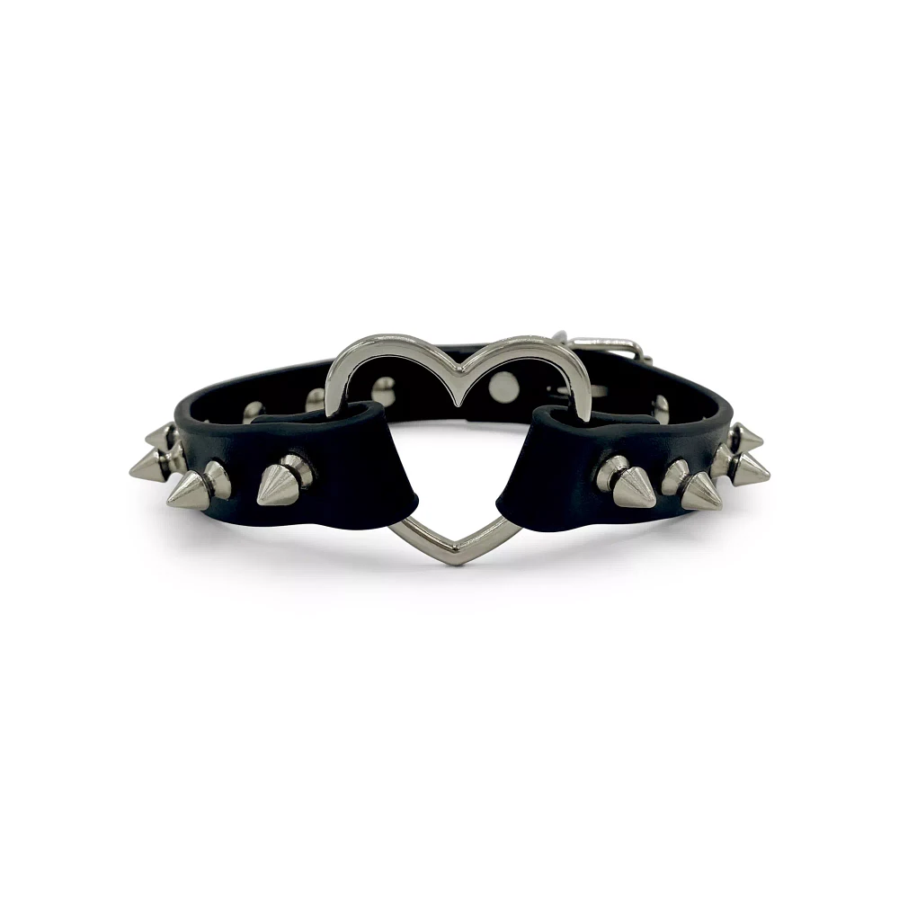 Spike Heart Collar with Leash