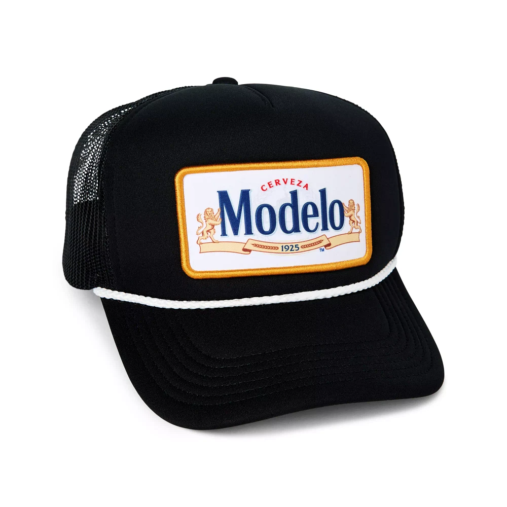 Modelo Logo Trucker Hat