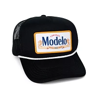 Modelo Logo Trucker Hat