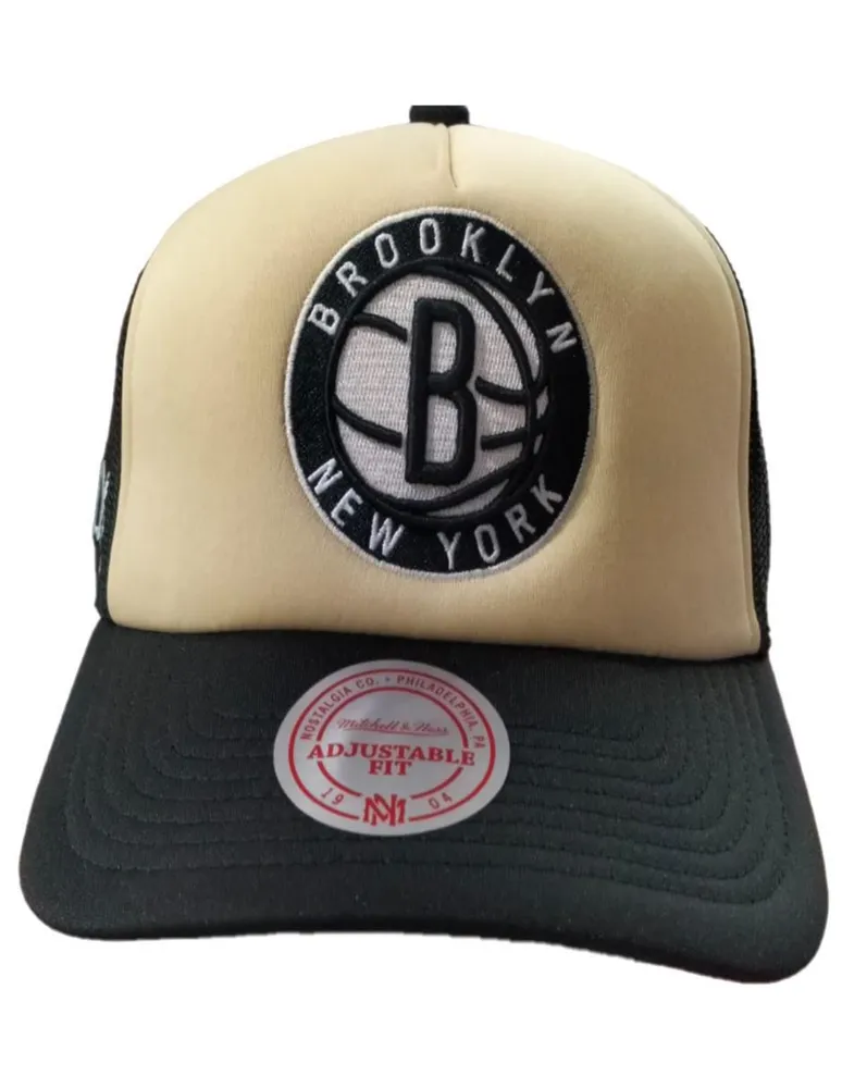 Gorra con visera curva Mitchell & Ness Cream Trucker Brooklyn Nets unisex