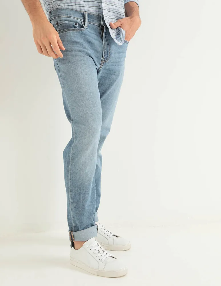 Jeans slim lavado claro para hombre