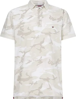 Playera tipo polo Tommy Hilfiger estampado camuflaje para hombre