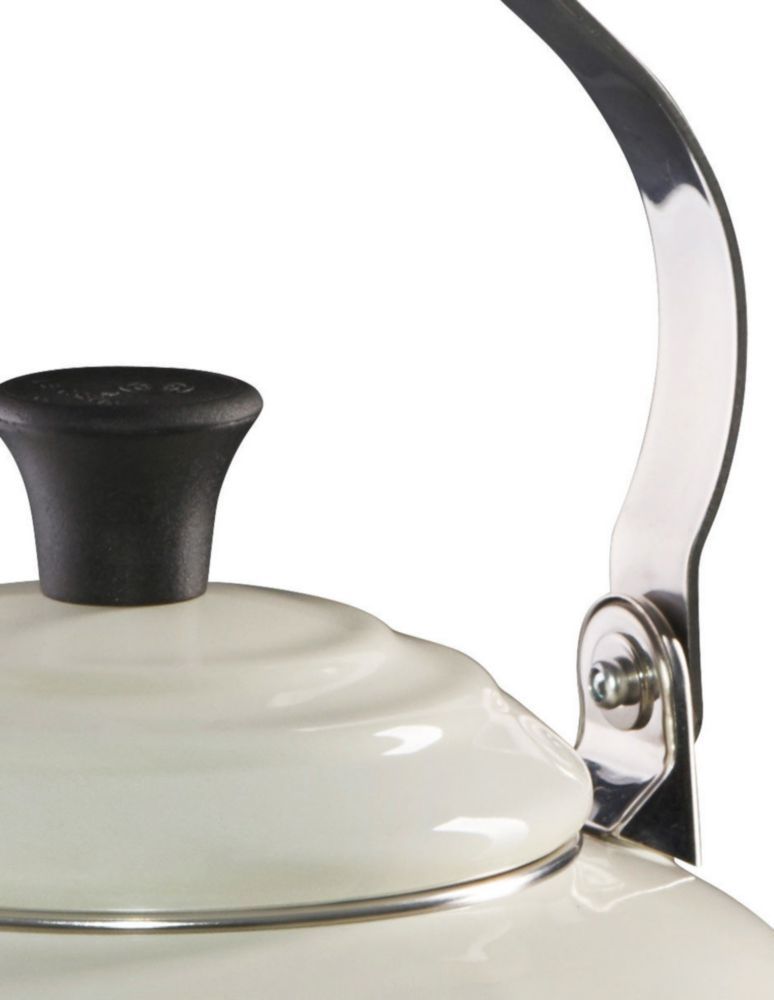 Tetera Le Creuset Whistling Meringue