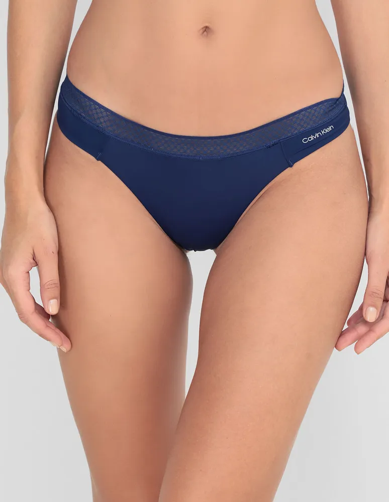 Tanga Calvin Klein con encaje