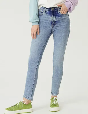 Jeans slim GAP lavado claro corte cintura alta para mujer