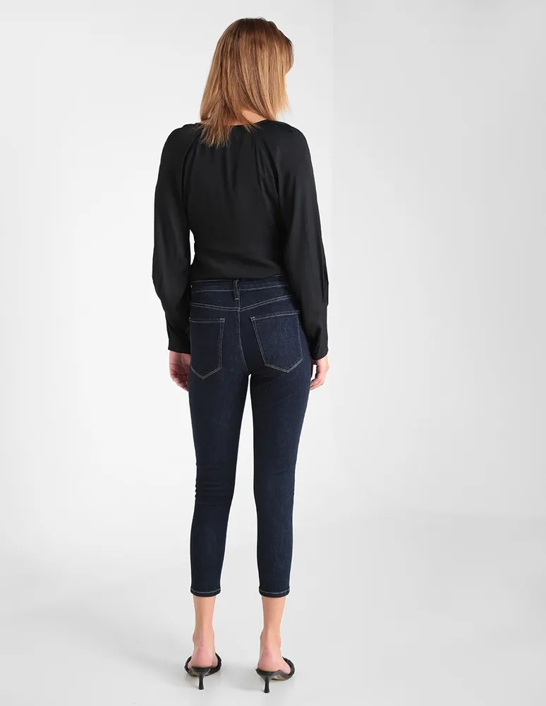 Jeans petite skinny lavado obscuro corte cintura para mujer