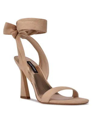 Sandalia Nine West con moño para mujer