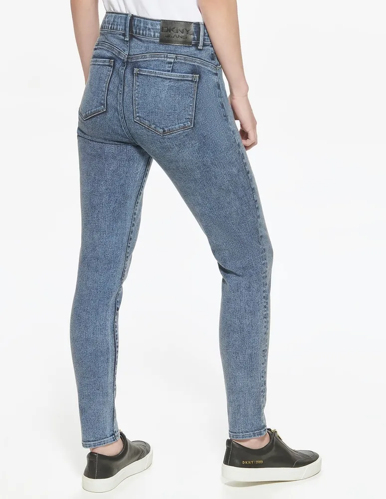 DKNY Jeans skinny lavado obscuro corte cintura para mujer