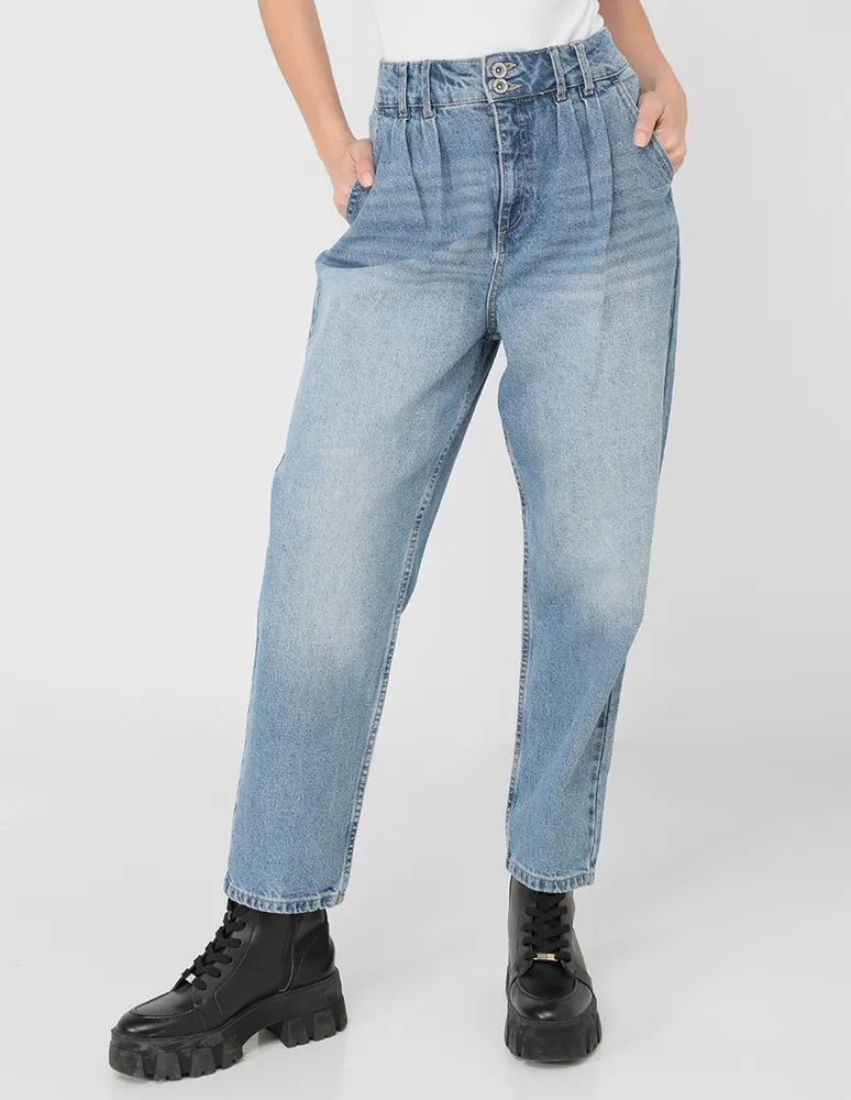 Jeans mom DKNY deslavado corte cintura para mujer