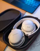 Audífonos Over-Ear Bose QuietComfort 45 Alámbricos e Inalámbricos con cancelación de ruido