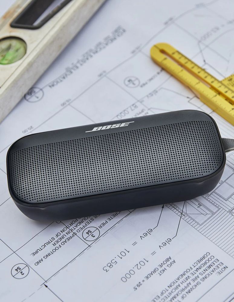 Bocina Portátil Bose Soundlink Flex Inalámbrica