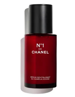 b>CHANEL<br>N°1 DE CHANEL SÉRUM REVITALIZANTE</b><br><span>PREVIENE Y CORRIGE LA APARICIÓN DE LOS 5 SIGNOS DE LA EDAD</span