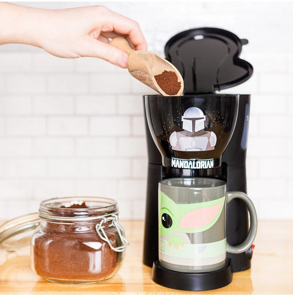 The Mandalorian Exclusive Coffee Maker With Baby Yoda Mug 