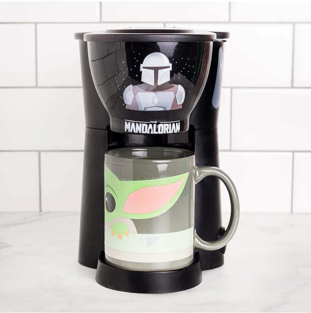 The Mandalorian Exclusive Coffee Maker With Baby Yoda Mug 