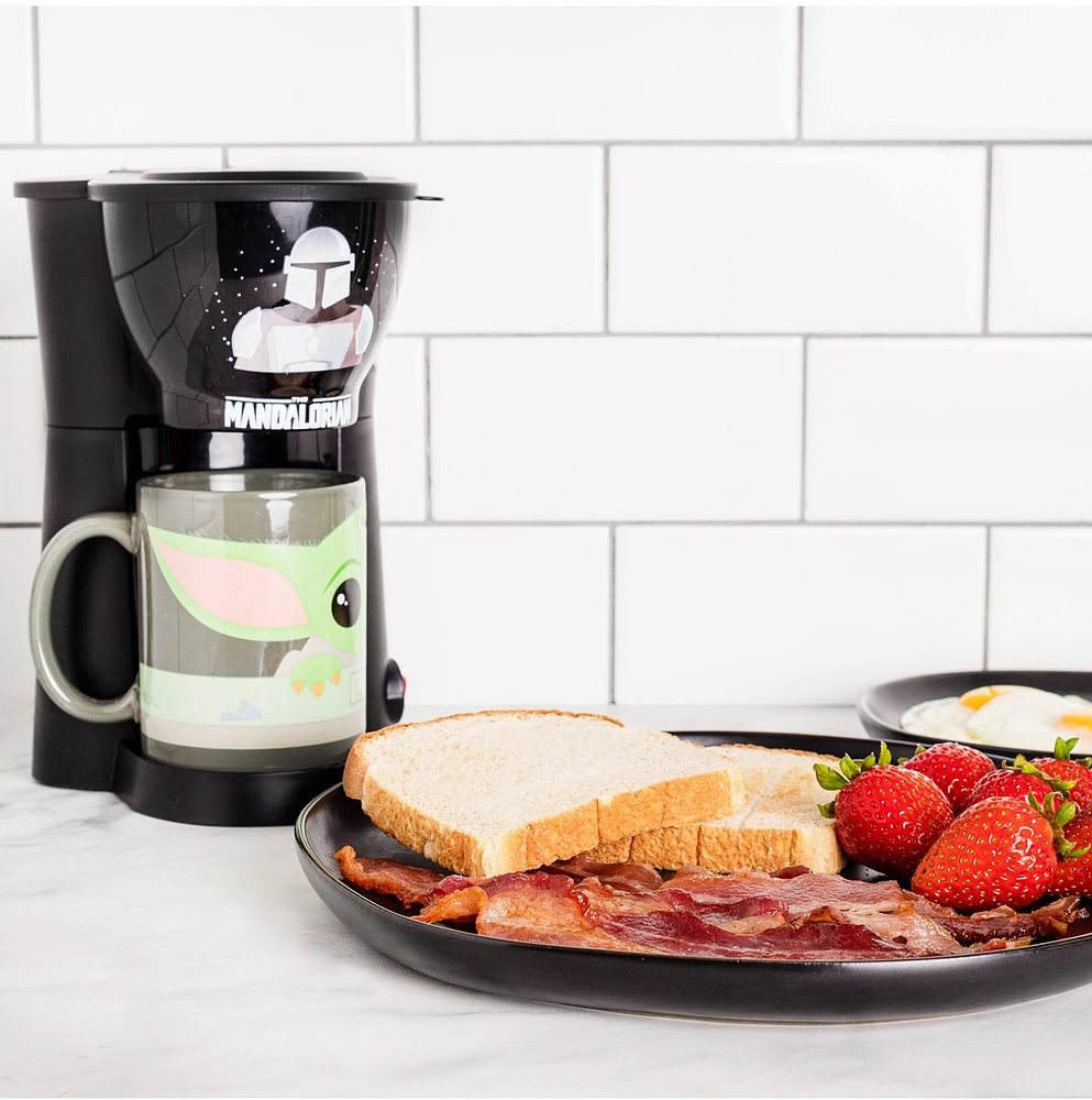 The Mandalorian Exclusive Coffee Maker With Baby Yoda Mug 