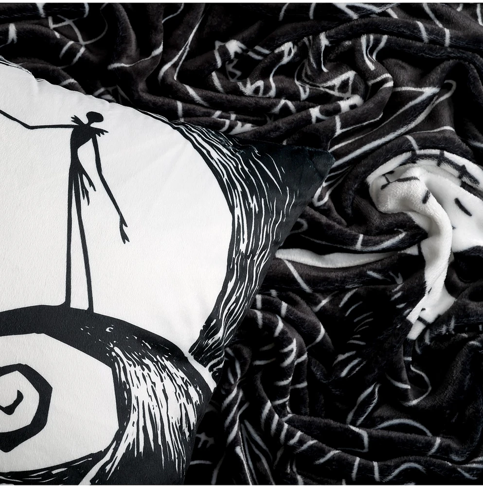 The Nightmare Before Christmas Décor Cushion and Throw Set 