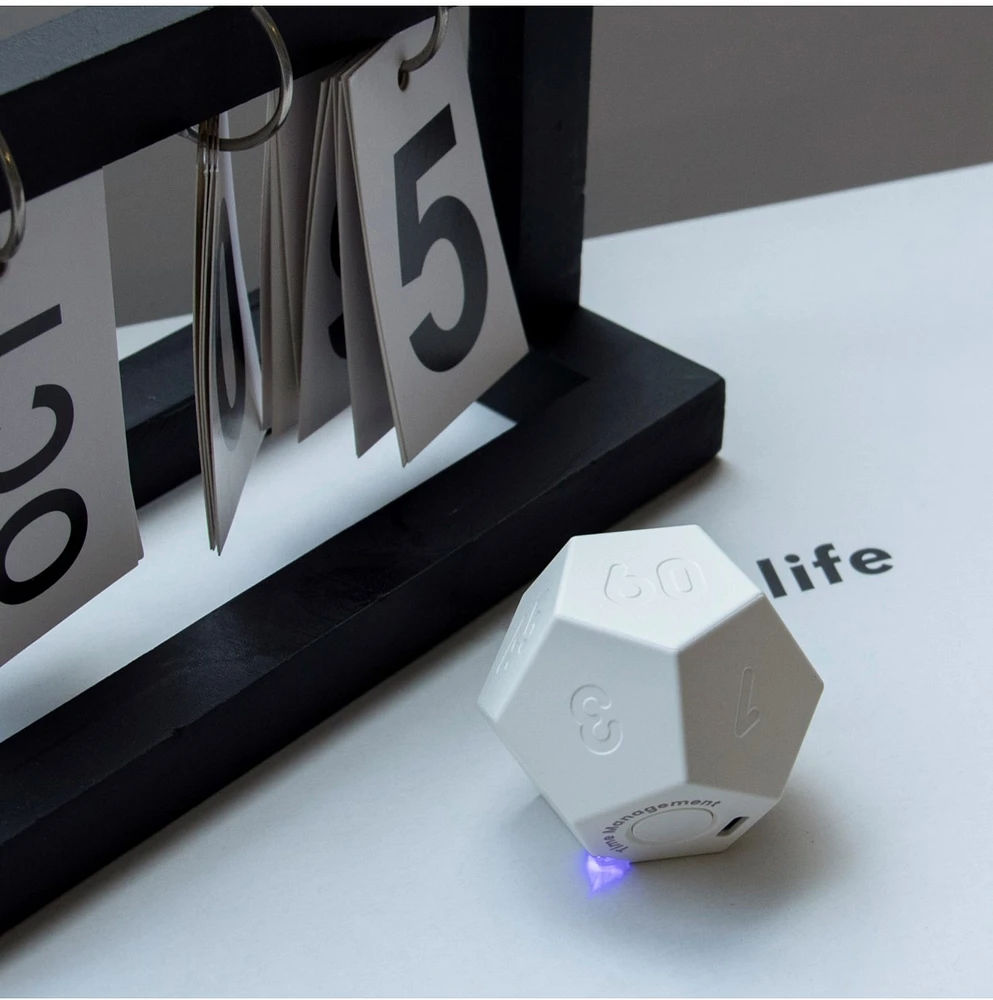 Biogenik Countdown Dodecahedron Timer (D-12) – Une variation choisie au hasard