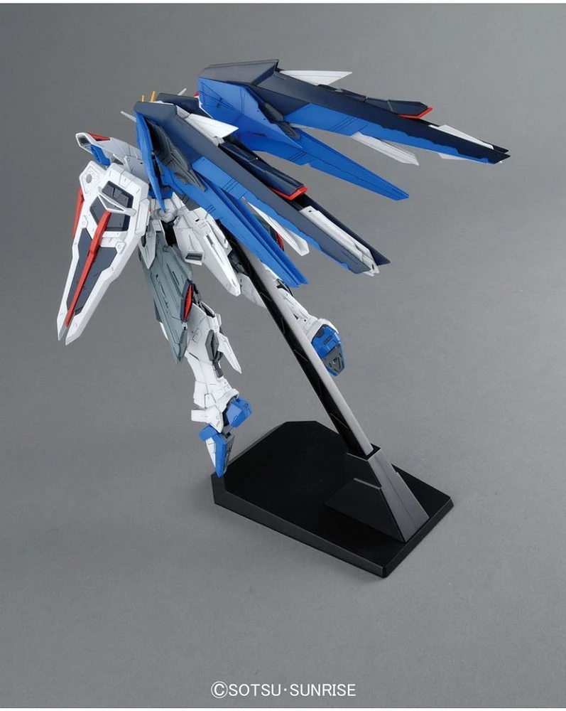 Gundam Seed Freedom ZGMF-X10a Ver 2.0 Mg Model Kit 