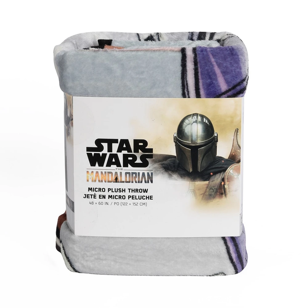 Le jeté en peluche Mandalorien 