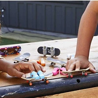 Hot Wheels Skate Tony Hawk Fingerboard & Skate Shoes - Assortie – Une variation choisie au hasard