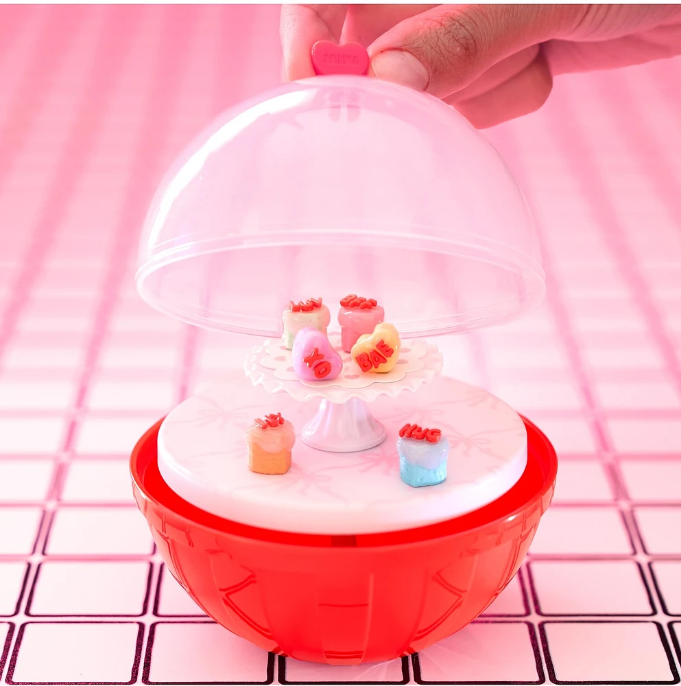 MGA's Miniverse™ - Make It Mini Valentine's  – Une variation choisie au hasard