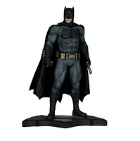 Batman (Batman v Superman: Dawn of Justice) 1:6 Scale Resin Statue 