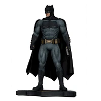 Batman (Batman v Superman: Dawn of Justice) 1:6 Scale Resin Statue 