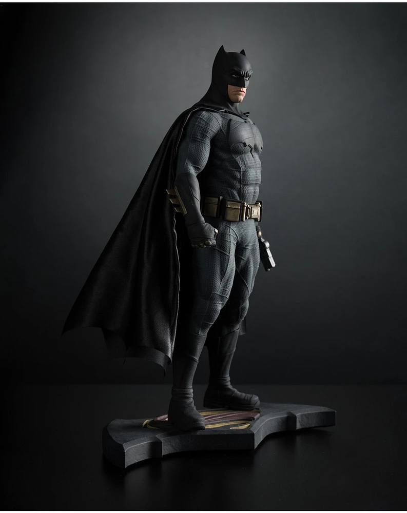 Batman (Batman v Superman: Dawn of Justice) 1:6 Scale Resin Statue 