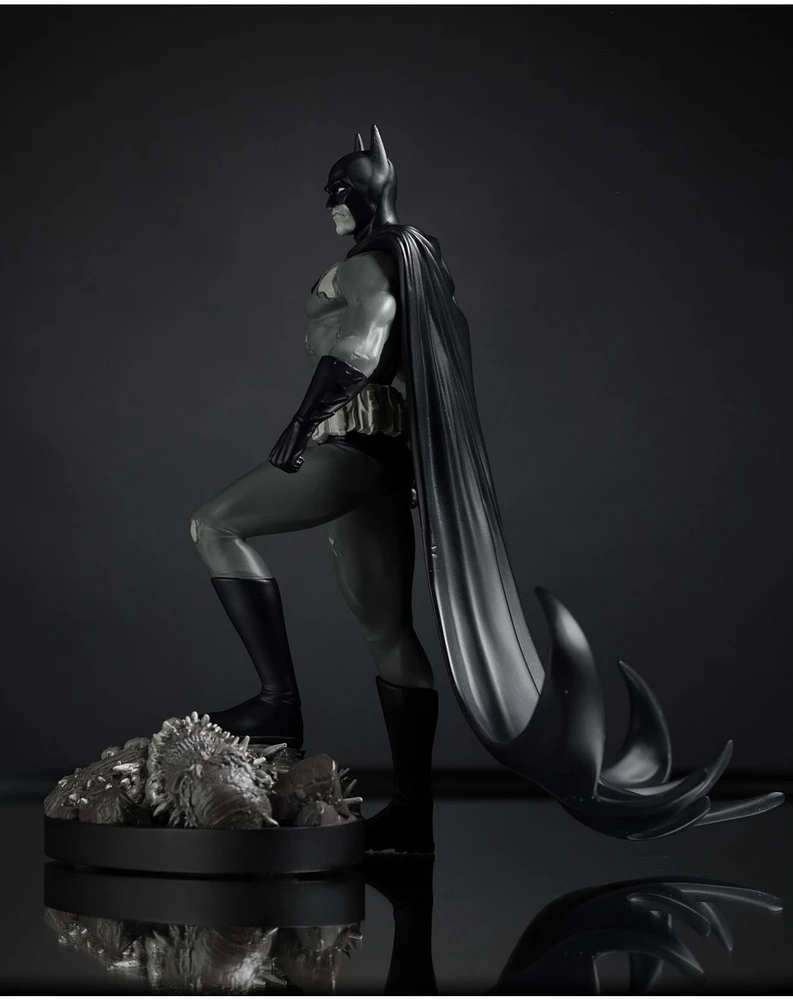 DC Direct Batman by Bjorn Barends (Batman Black & White) 1:10 Scale Resin Statue 