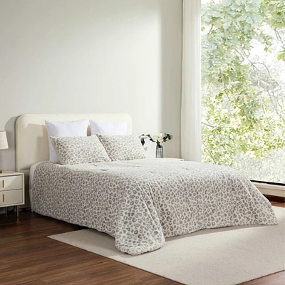 3-Piece Snow Leopard Faux Fur Comforter Set