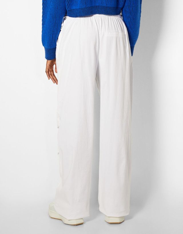 pantalon jogger parachute loose fit bershka